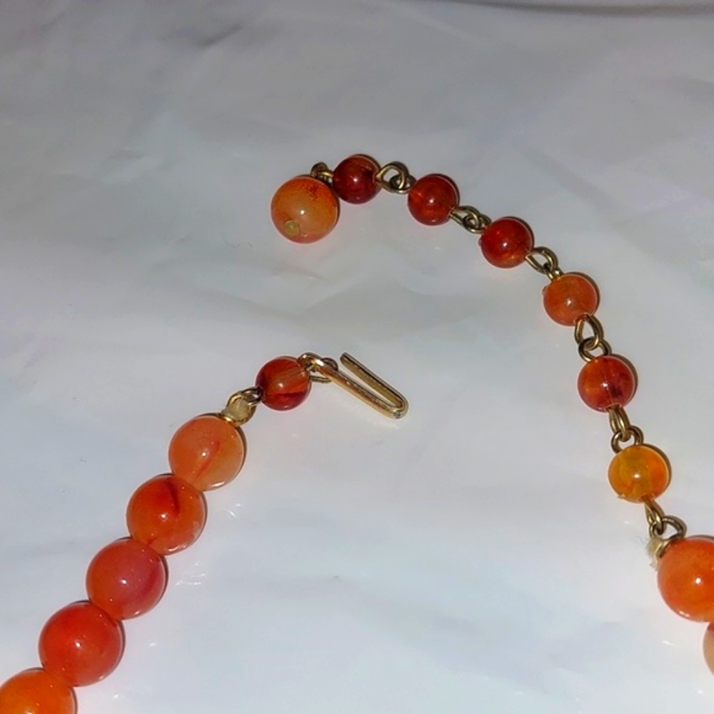 Vintage Orange Marbled Beaded Necklace - Picture 3 of 7